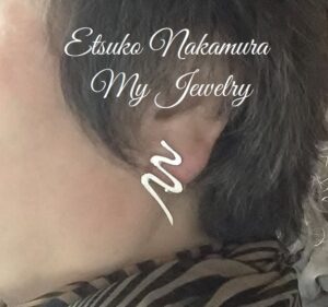 シルバーイヤリング装着画像P10