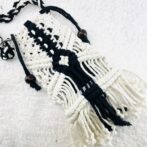 マクラメ編みスマホポシェット真上からの画像白&黒