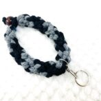 マクラメ編みグレー&黒キーホルダー