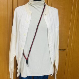 マクラメ編み携帯用ショルダーベルト赤黒5本編み