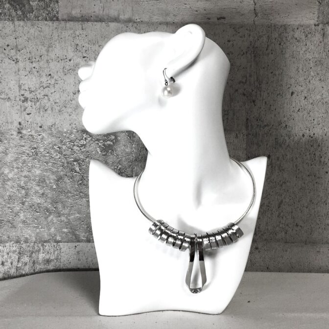 シルバーチョーカー3パーツセットの正面遠目