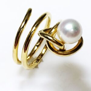 K18フリーサイズ淡水パールリングFPRs1立たせた状態横向き