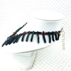 黒枝サンゴと赤細枝サンゴのチョーカー斜め横からの画像