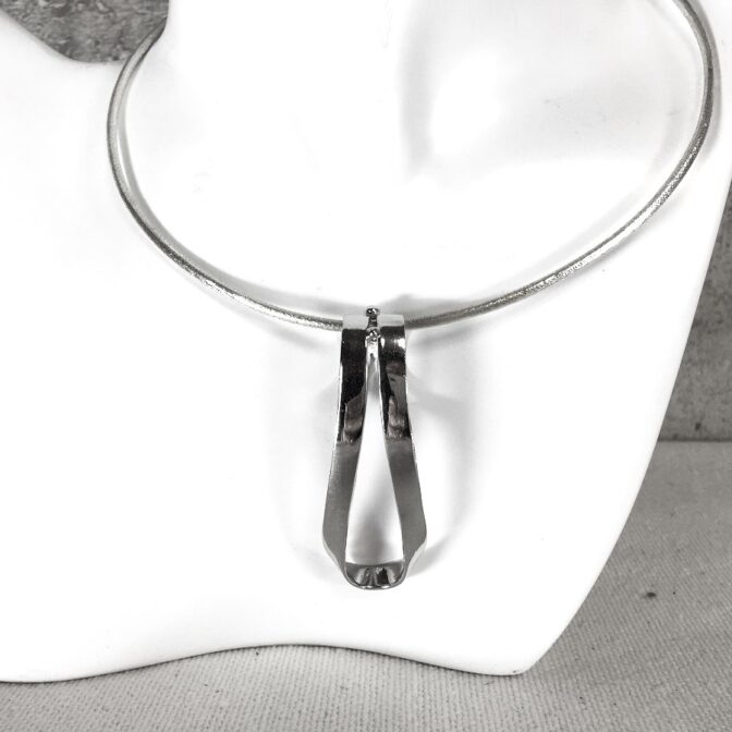 シルバーチョーカー3パーツセットの中央のみ