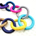 コットンロープでマグネット付きカラフルネックBフロントアップ