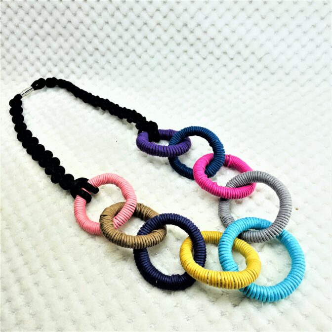 コットンロープでマグネット付きカラフルネックB全体画像