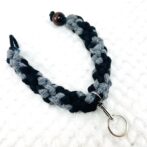 マクラメ編みグレー&黒キーホルダー