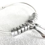 シルバーチョーカー3パーツセット寝かせた画像