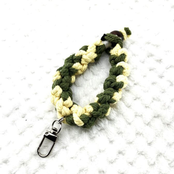 マクラメ編みキーホルダー