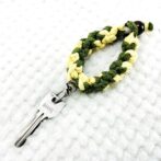 マクラメ編みキーホルダー