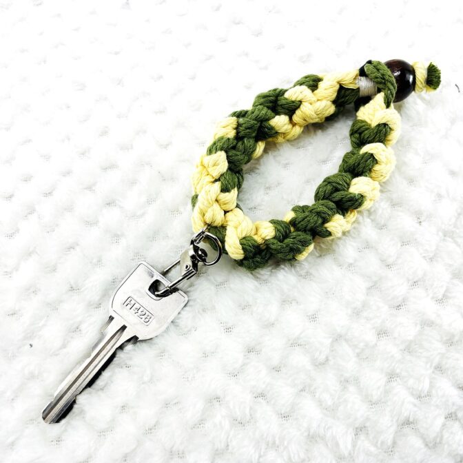 マクラメ編みキーホルダー