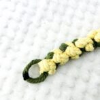 マクラメ編みキーホルダー丸玉を入れる輪