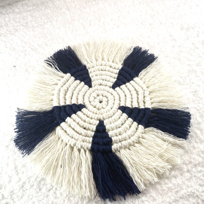 マクラメ編み藍