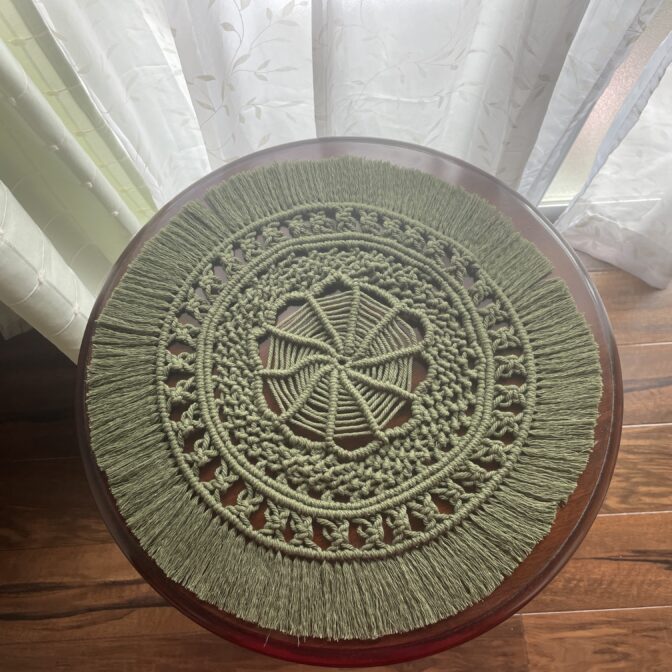 マクラメ編みテーブルセンター