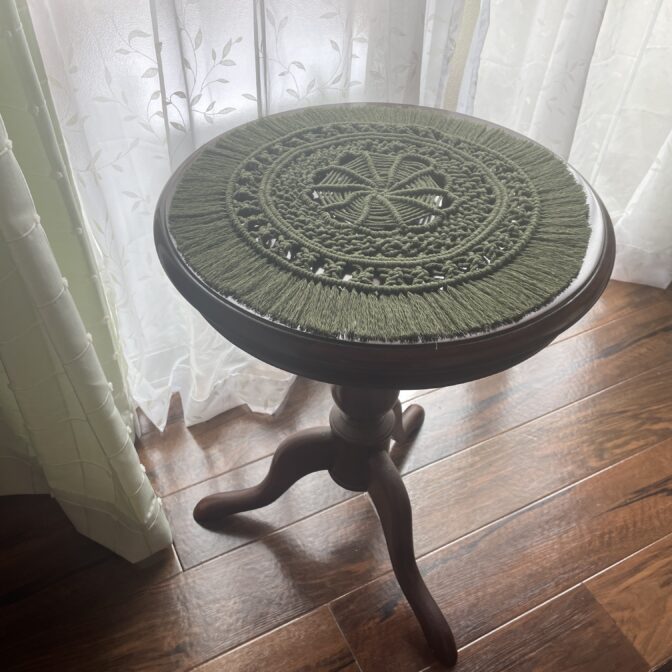 マクラメ編みテーブルセンター