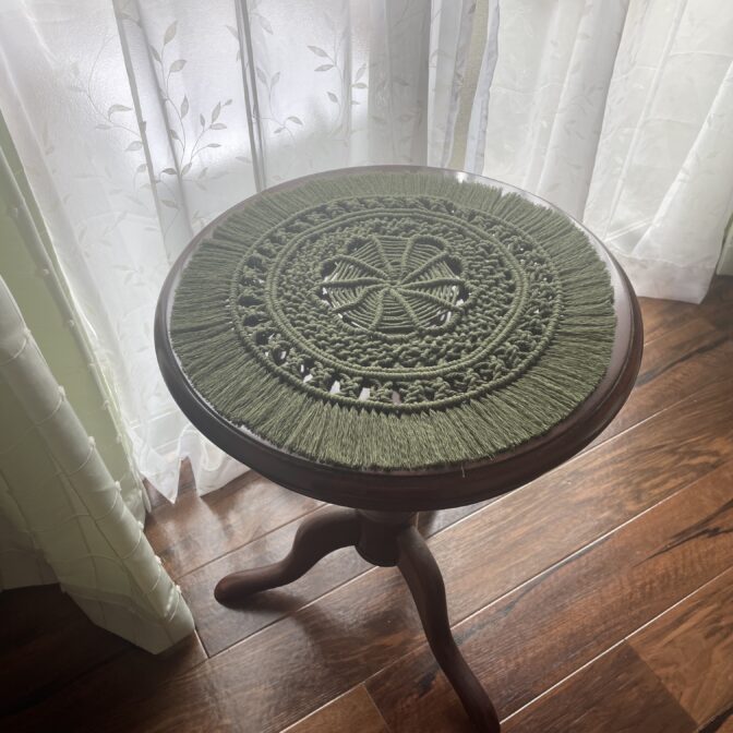 マクラメ編みテーブルセンター