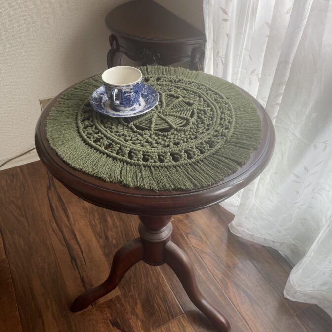 マクラメ編みテーブルセンター