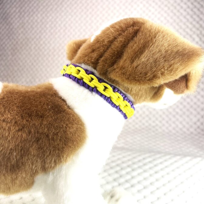 パラコード編み犬首輪 犬に装着画像