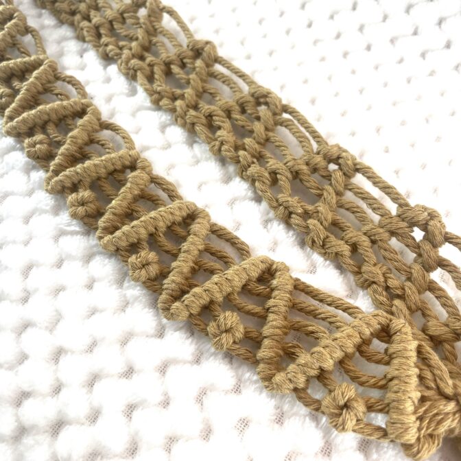 帽子のマクラメ編みリボン