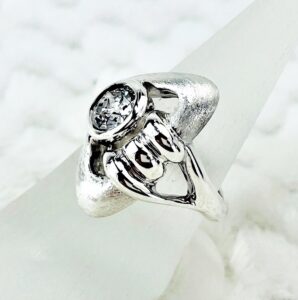 出来上がりのダイヤ入りリング