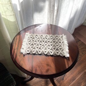 マクラメ編み生成り色テーブルセンター