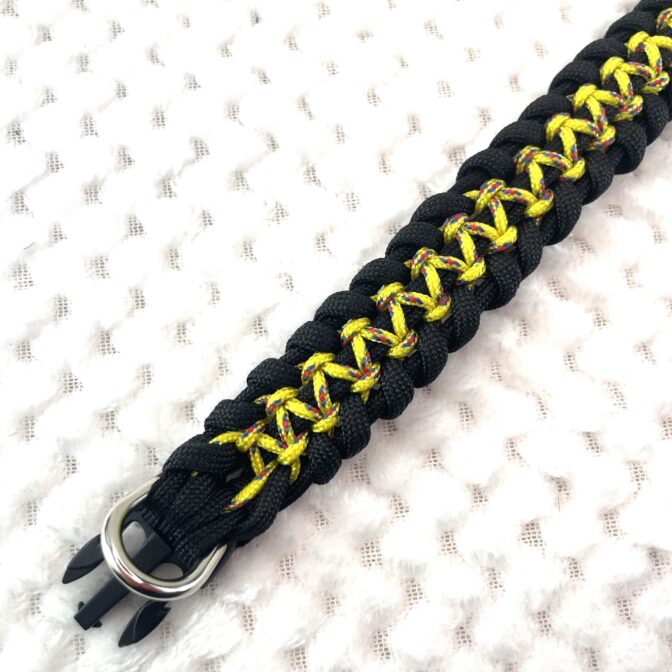 パラコード犬首輪広げた正面