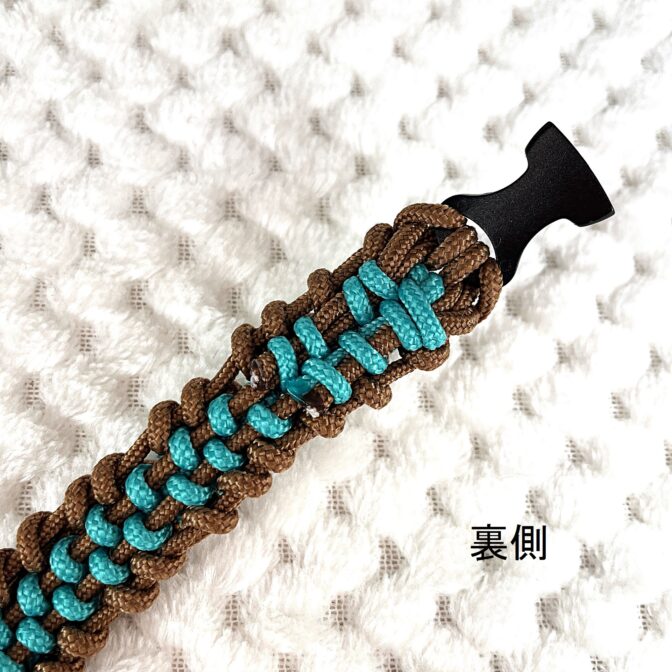 [公式]#285パラコード犬首輪ヘルファイヤー編み　#284 の小型犬バージョン裏側始末画像