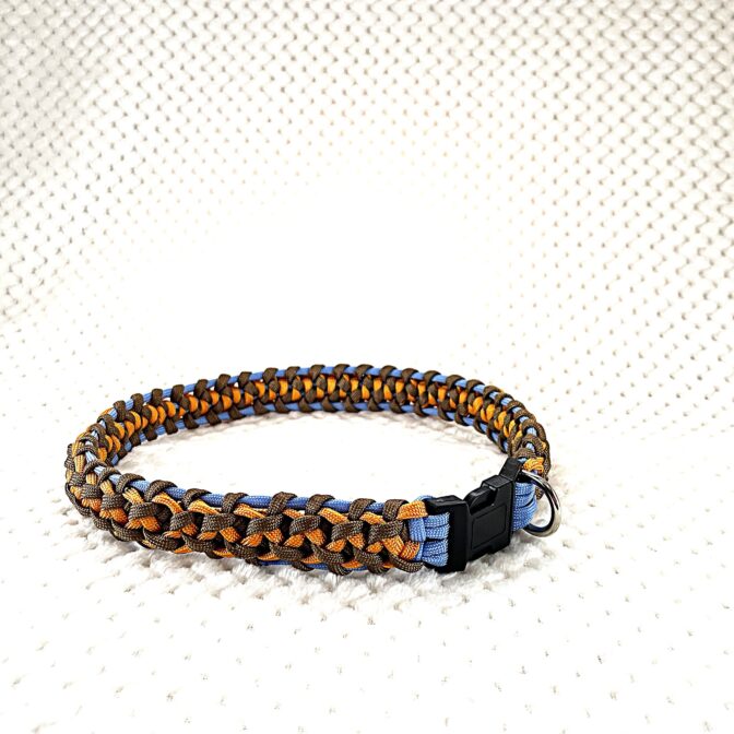 [公式]#286 パラコード首輪 中型・大型犬用 名称は「マンモスの牙」寝かせた状態