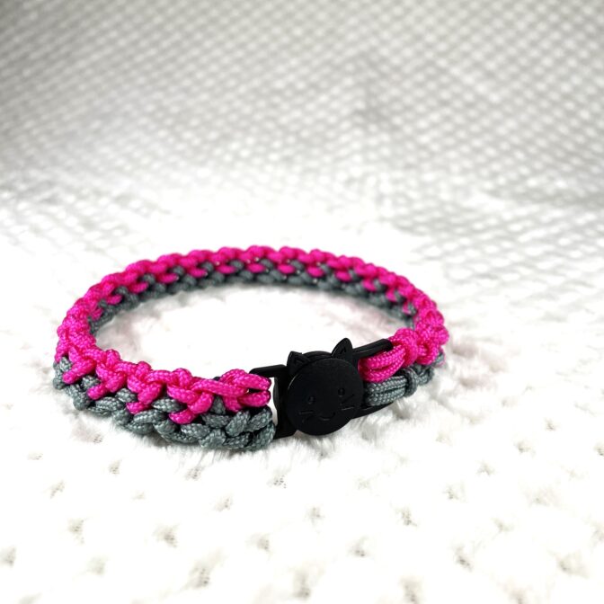 [公式]#283 パラコード編み犬首輪 猫用首輪両片結び寝かせた状態