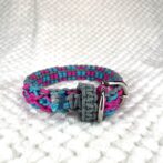 [パラコード編み犬首輪]#296 3色使いのダイヤ柄小型犬用首輪 寝かせた状態