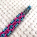 [パラコード編み犬首輪]#296 3色使いのダイヤ柄小型犬用首輪先端のアップ