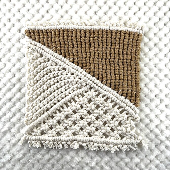 マクラメ編み鍋敷き