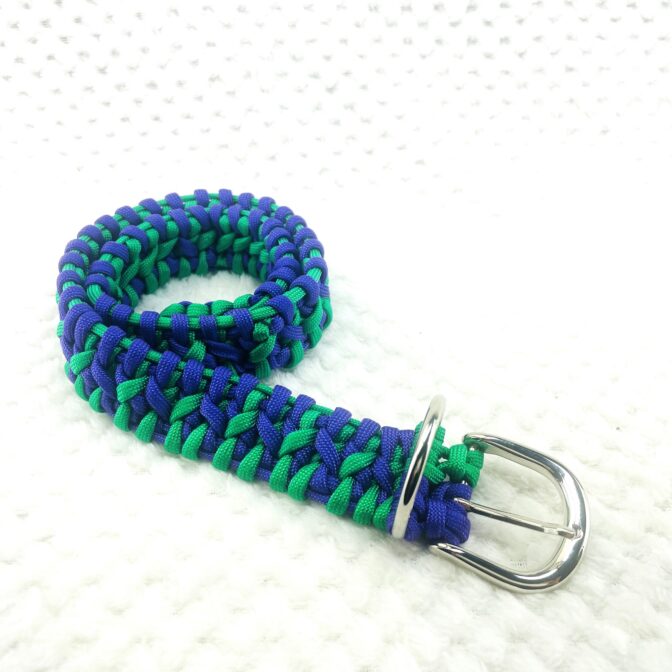 [公式]＃252パラコード犬首輪　エスペード中型・大型犬用首輪巻いた状態