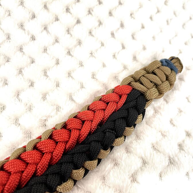 パラコード編み犬首輪#255表側先端画像
