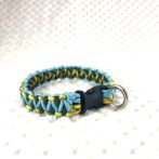 [公式]#259パラコード編み犬首輪平結びアレンジ編み　小型犬用首輪輪にして寝かせた状態画像