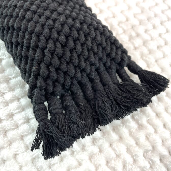 マクラメ編みがま口金具ポシェット地模様アップ