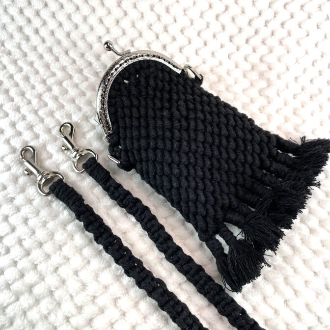 マクラメ編みがま口金具ポシェットとベルト