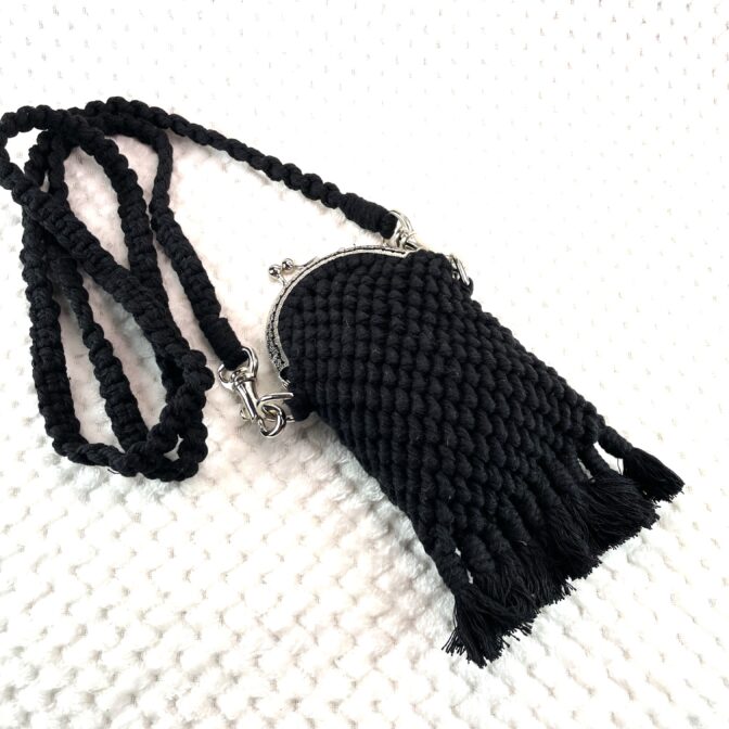 マクラメ編みがま口金具ポシェット全体画像