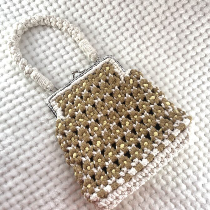 [公式]マクラメ編み#13小型で小花模様バッグショルダー付き全体画像