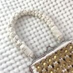 [公式]マクラメ編み#13小型で小花模様バッグショルダー付き手提げのアップ