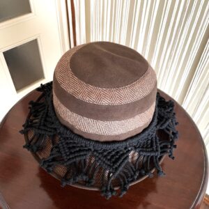 マクラメ編み帽子飾り