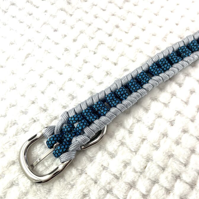 [公式]#262パラコード編み犬首輪 広げた金具裏側