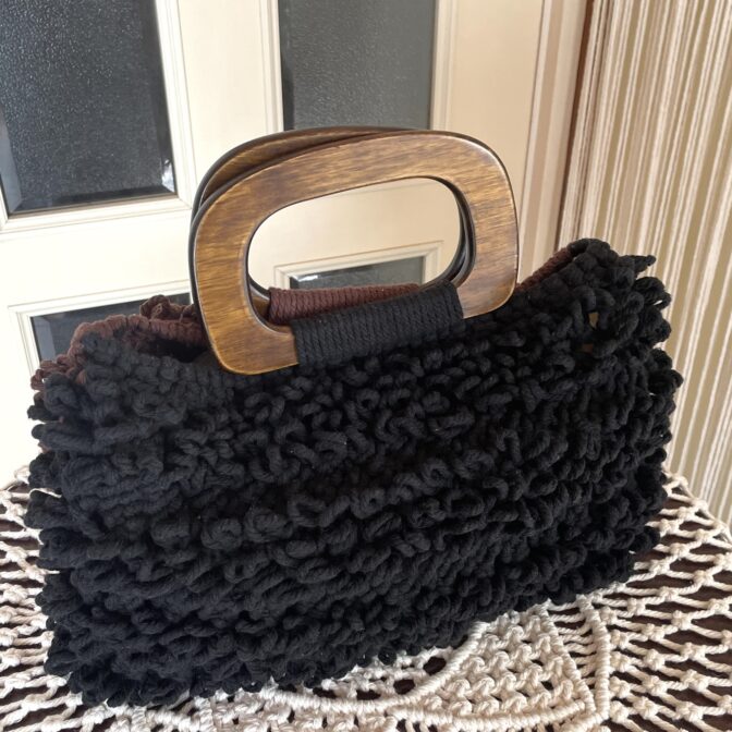 [マクラメ編み]No.22リング編みバッグ２色カラー黒側の画像