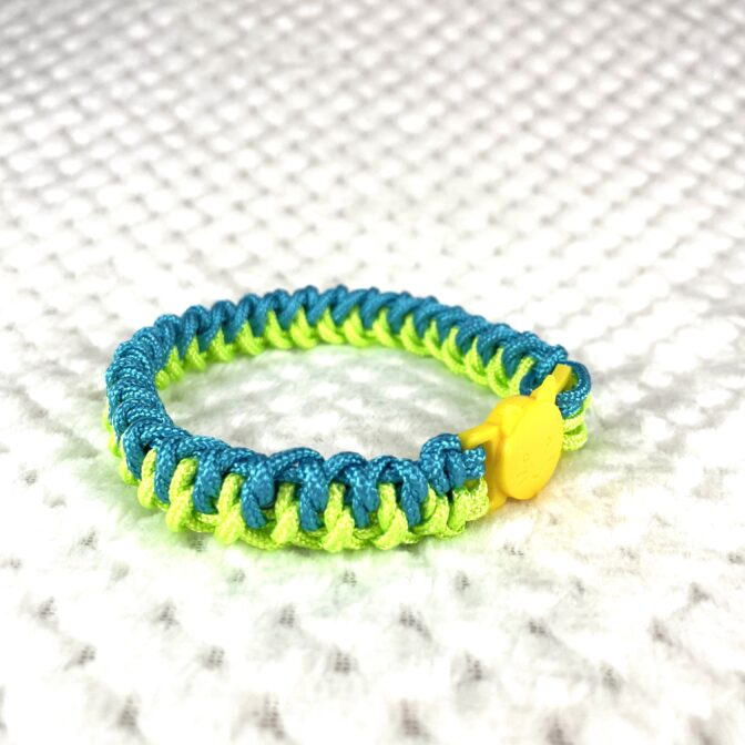 [公式]#301パラコード編み猫首輪　春色猫首輪寝かせた画像