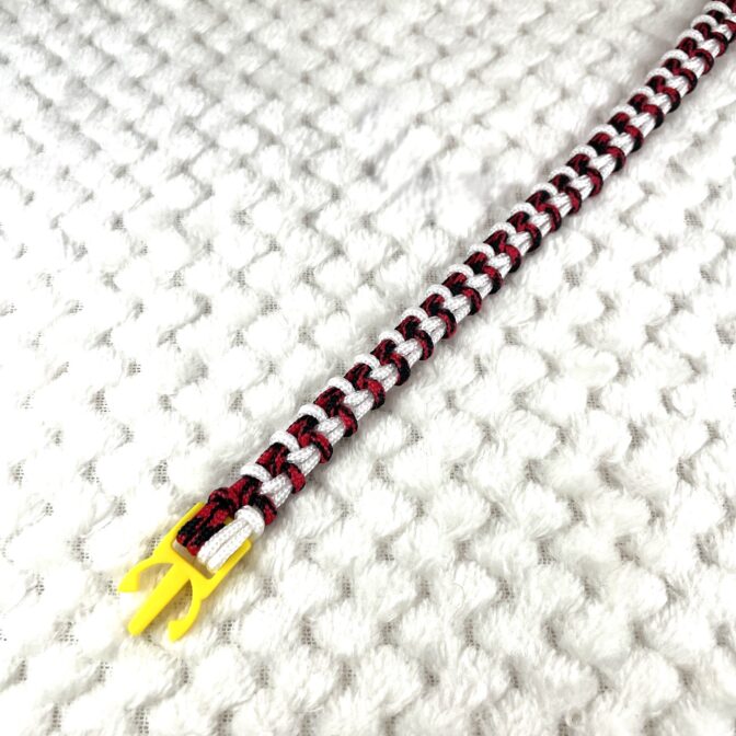 [公式]#305 パラコード編みねこ首輪 2色使いの簡単ねこ首輪広げたパーツ部分