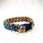 [公式]#306パラコード編み犬首輪 小型犬・中型犬用3色使いの首輪寝かせた画像