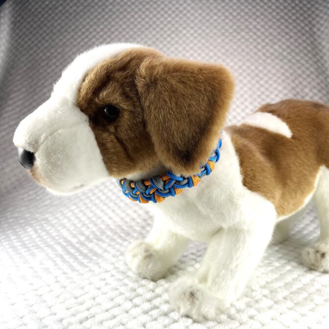 [公式]#306パラコード編み犬首輪 小型犬・中型犬用3色使いの首輪装着した横から画像