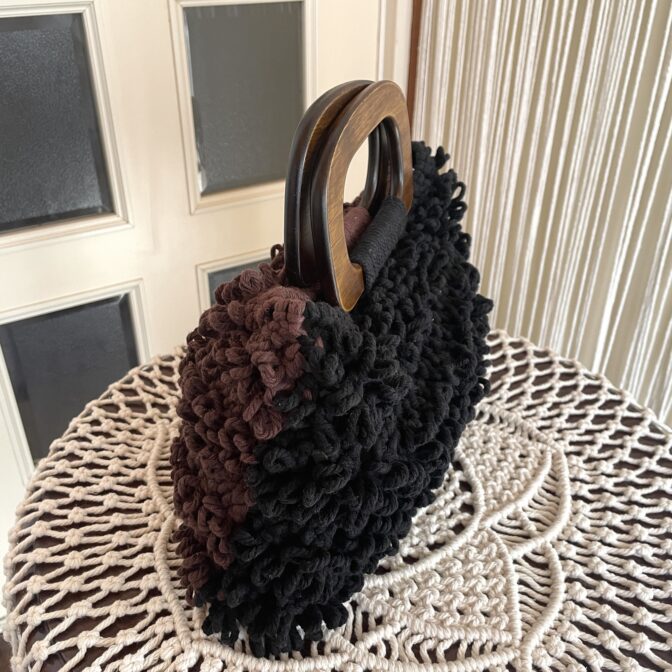 [マクラメ編み]No.22リング編みバッグ２色カラー側面からの画像
