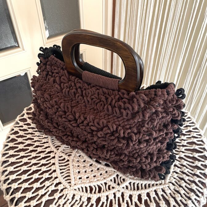 [マクラメ編み]No.22リング編みバッグ２色カラー茶色側の画像