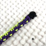 [公式]パラコード編み#307 ねこ用首輪2色使いのスッキリ配色裏側の猫パーツ部分